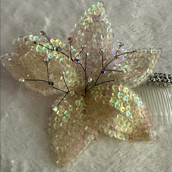 white sequin starfish bridal hair comb - Picture 5 of 7